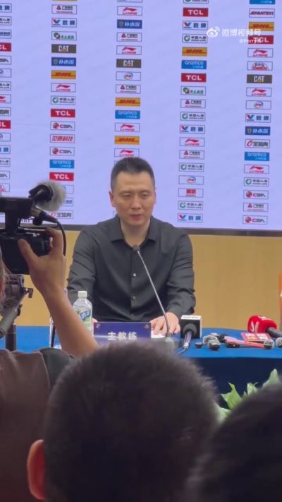 卢伟：这两场一直在强调要打出我们上海队的凝聚力 输赢不重要