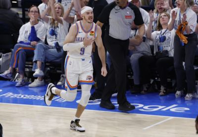 湖管出来挨骂！卡鲁索西决场均17分1.6断 三项命中率57/58/81%