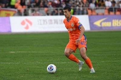足球报：依木兰出场后泰山中场梳理更清晰，他和陈泽仕也非常默契