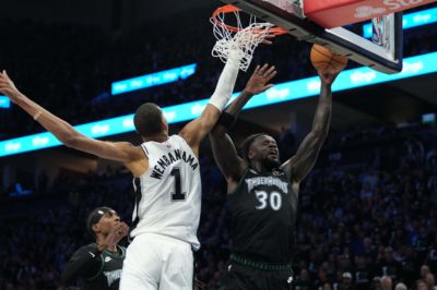 文班单赛季双一阵+DPOY&历史第九人 比肩乔梦卡字&火花竟三次做到