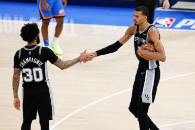 限制对手100分以下马刺本赛季保持全胜：常规赛11-0 季后赛6-0