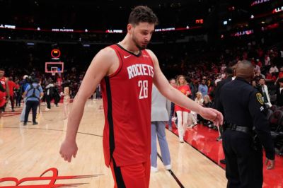媒体人：提升篮下效率是申京进步的最快捷径 上季近筐命中率仅61%