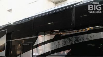 英冠升级附加赛决赛前，赫尔城球队大巴一个车窗被砸
