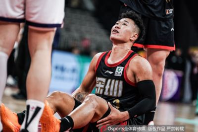 媒体人：深圳连续两场只有八人出战 拼到弹尽粮绝 虽败犹荣