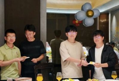 玮所欲为：九段相逢一杯酒 珞珈山月照棋归