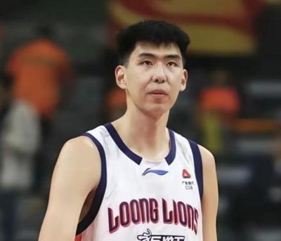 记者：广东广州达成一致解除徐昕租借合同，支持其出国打球