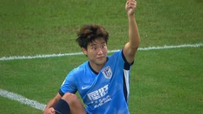 1-1,大连英博弹尽粮绝,杨铭锐造点+斯坦丘破门,刘祝润绝平助攻
