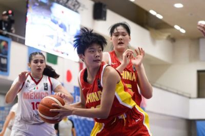 轰30+19！中国女篮15岁1米92新星崛起：得分第1+篮板第1