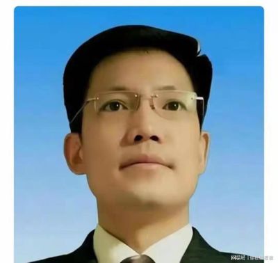 陈中华：公务员应带头为人民服务，而不是带头带薪休假享乐