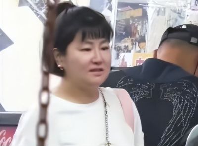 Selina接娃体态圆润大变样！20年后再看SHE，三种人生谁最圆满？