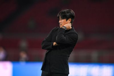 今晚报：辽宁铁人申请更换原定主裁的“神奇操作” 难挽德比败局