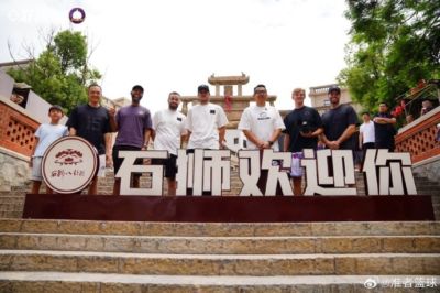 感受烟火气！里夫斯中国行石狮站看提线木偶戏 体验闽南非遗文化