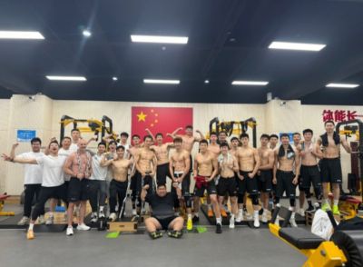 满屏都是腹肌与胸肌！天津男篮封闭集训成果展示💪💪💪
