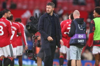 按计划曼联明夏将重组防线，但今年没补强左后卫是在赌博
