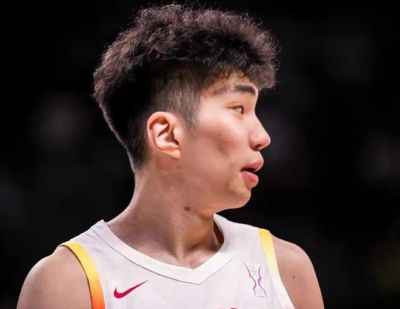 男篮亚运会名单更新！崔永熙压哨入选，程帅澎伤重，比赛压力大！