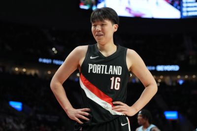 奥登：我认为如果杨瀚森能够慢下来 他将会很出色