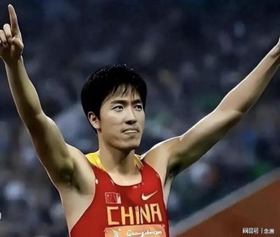媒体人：刘翔分成给体育局是天经地义？你工资会分成给大学吗？