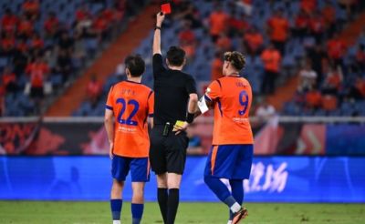 十人泰山1-1新鹏城仍第5！克雷桑18秒闪击+染红 戴伟浚破2年球荒