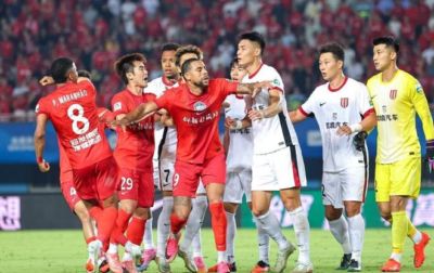 中超夺冠延后！蓉城0-0河南 全场0射正+狂吃7黄 剩4轮12分领跑