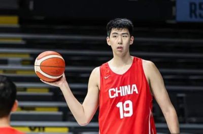 有点麻烦！徐昕仍未赴美，近期将回广州训练，等待手续办理完成！