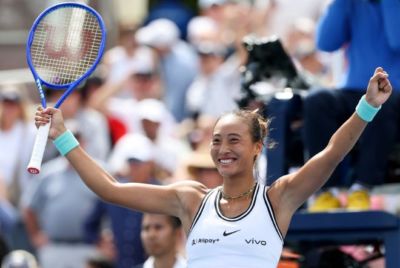 第3次美网8强！郑钦文2-0横扫斯瓦泰克 连续两轮0-5落后连赢七局奇迹