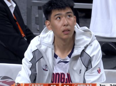 原创
            宏远速递！徐昕已回广州训练，胡明轩接任赵继伟，杨溢力撑新主帅