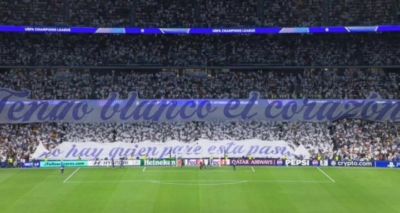皇马球迷赛前展示巨幅TIFO：我心纯白，没有人能阻止这份热情