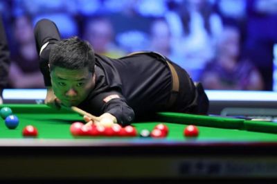 斯诺克英格兰赛：丁俊晖4-2休吉尔，袁思俊、周跃龙晋级