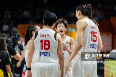 记者：中国女篮未来几年的双核已呼之欲出 韩旭+杨舒予是定海神针