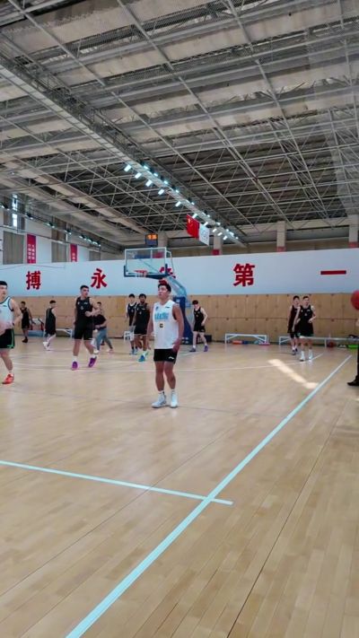 山东晒训练视频：高诗岩归队合练 阵容日渐完整 新赛季一起加油