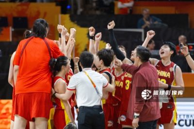 加油啊！中国女篮三节52-53落后波多黎各1分 第三节11-13