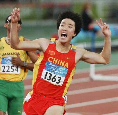 刘翔08年曾退赛！媒体人：当年只有他顶雷，说他愚弄观众又蠢又坏