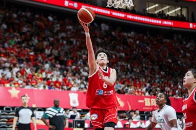媒体人：NBL1的竞技水平一般 但对抗不算弱 对杨舒予还是有帮助的