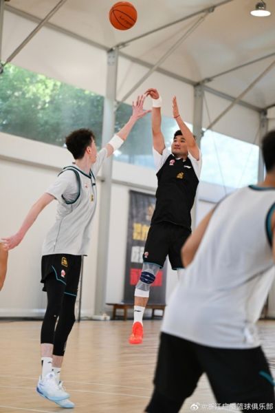 广厦男篮夏训进行时！备战新赛季 ！