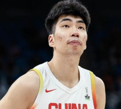 男篮大胜哈萨克斯坦3喜1忧！余嘉豪崔永熙恢复不错，2将生病！
