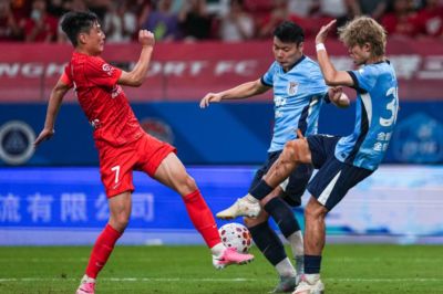中超-斯坦丘点射李新翔扳平 海港主场1-1平英博