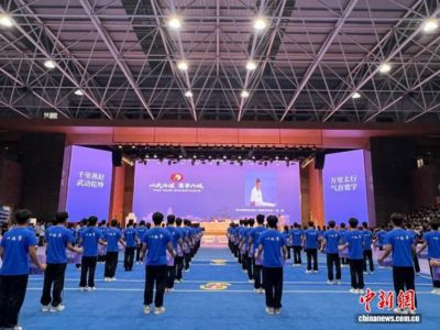 卡罗格罗普洛斯
