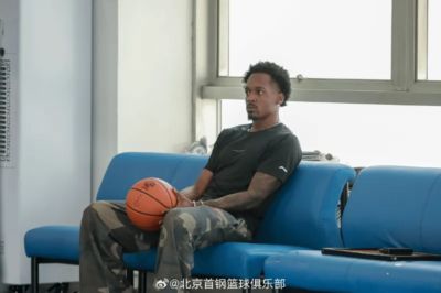 [流言板]来了就练！北京男篮分享巴里-布朗训练照：欢迎布朗到队！
