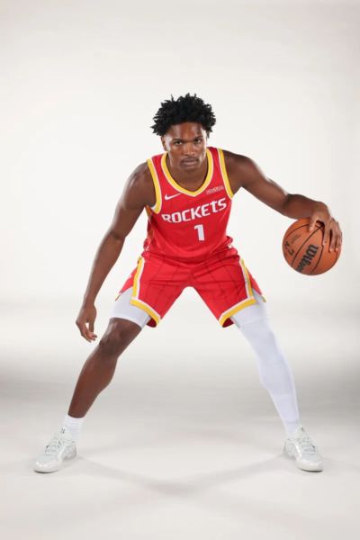 [流言板]第四年！NBA官方晒阿门的定妆照：休斯顿无所不能的锋线