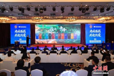 NBA西决G1赛后会议室