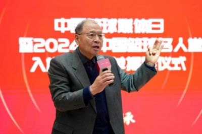 杨毅：管理位置与是否热爱无关 篮球需要有能力有事业心的领导