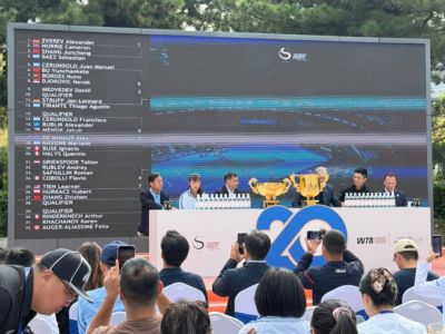 中国网球公开赛签表出炉，郑钦文与莱巴金娜同区