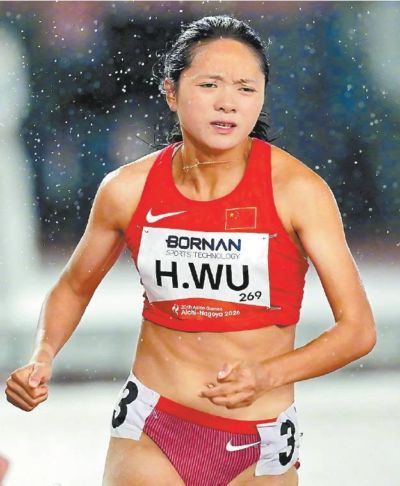 吴洪娇顺利闯入女子800米决赛 李国锋获男子拳击70公斤级第五名
