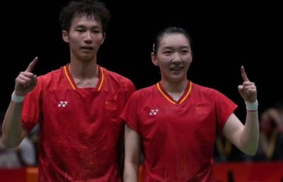 亚运羽毛球：国羽第二金，单局21-8碾压，蒋振邦魏雅欣2-0封王