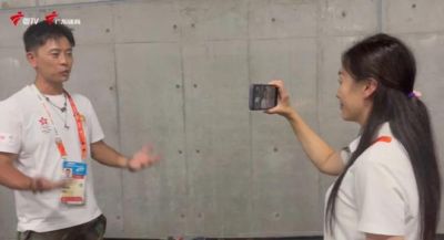 女排夺冠夜 香港记者面对广东台采访哭成了泪人