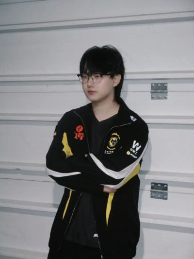 重庆狼队 vs 长沙TES.A