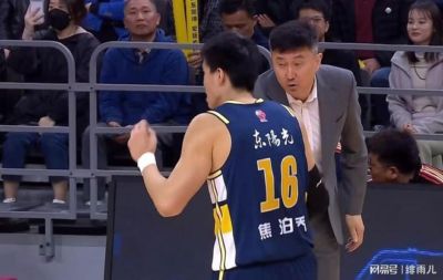 篮球场木地板安装