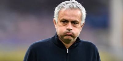 落场版？马马杜收到毛伟杰的签名U23国足22号球衣