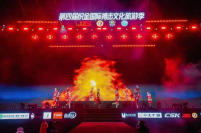 破万！76人公开训练营！谢谢你，詹姆斯！