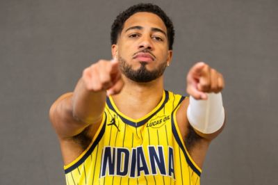 NBA历史为选中自己的球队效力20+年球员：科比司机哈队库里